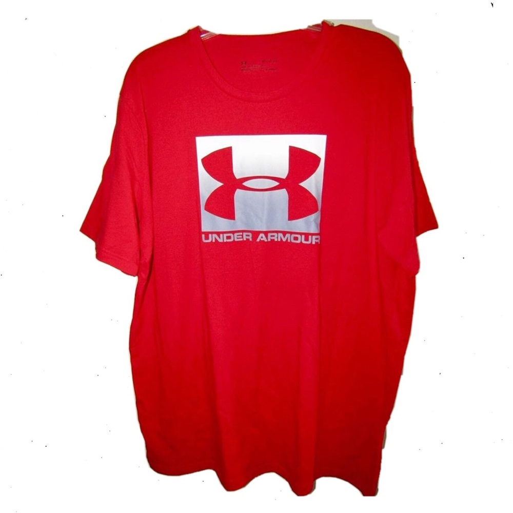 Red Under Armour short sleeve t-shirt